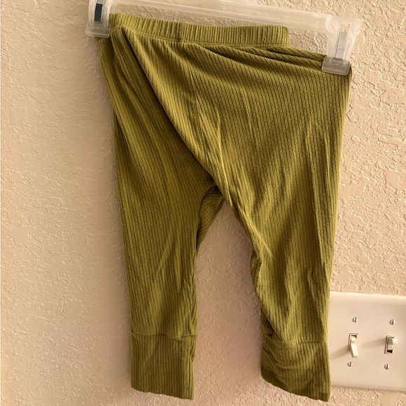kate quinn Other - Kate Quinn Ribbed Green Leggings - Olive 2T Modal/Span